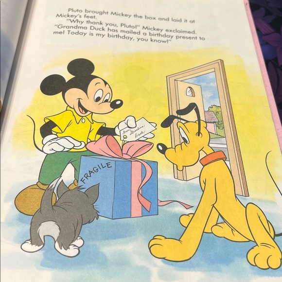 Vtg. Disney Mickey's Birthday Surprise Hardcover Book (1990) - Picture 4 of 4